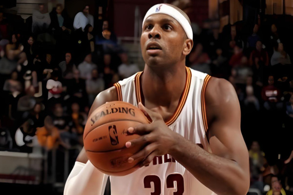 海伍德：能停止对亚历山大的偏见了吗？他这么强只因为靠罚球？